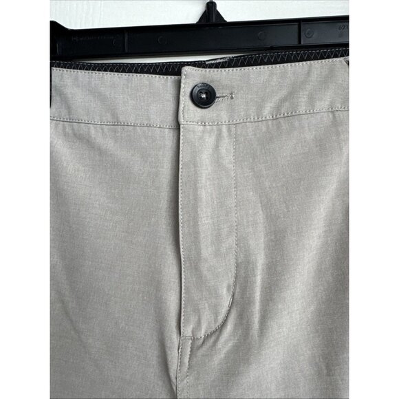 Vuori Aim Men's Chino Performance Shorts Tan Sz 38 8" Inseam Style V368 Beige - Picture 3 of 6